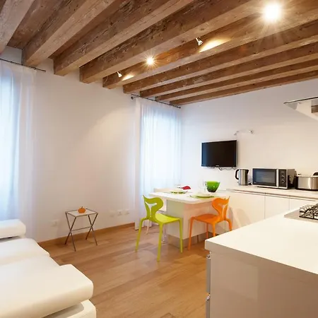 The Lion'S House Apt3 Venice Room photo