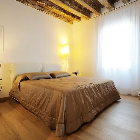 The Lion'S House Apt3 Venice Room photo